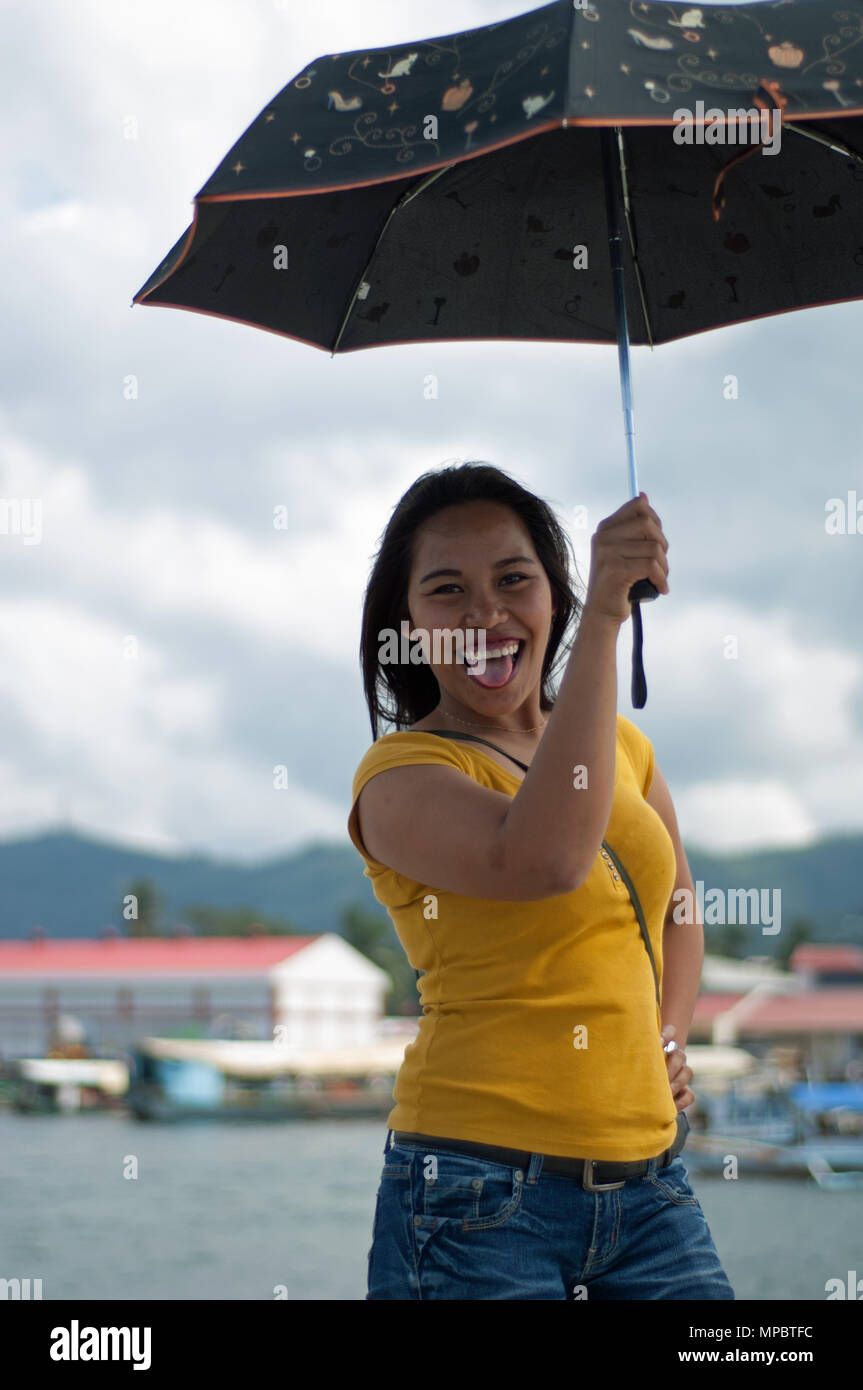 Jeune fille avec parapluie Banque D'Images