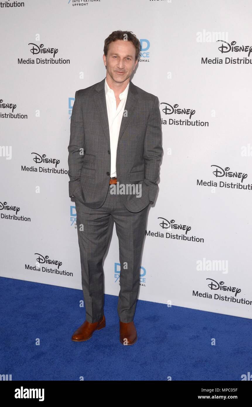 Burbank, CA. 20 mai, 2018. Breckin Meyer aux arrivées pour Disney ABC Studios et Freeform, Les Upfronts International Walt Disney Studios Burbank, CA, 20 mai 2018. Credit : Priscilla Grant/Everett Collection/Alamy Live News Banque D'Images