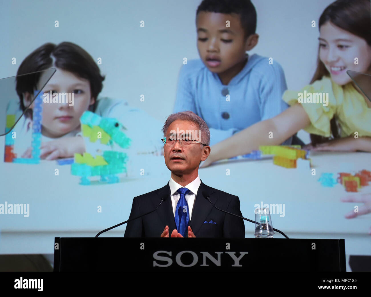 Tokyo, Japon. 22 mai, 2018. Le géant de l'électronique du Japon président Sony annonce le Yoshida Kenichiro nouvelle stratégie d'affaires au siège de Sony à Tokyo le mardi, Mai 22, 2018. Sony aura pour objectif de positionner le matériel de marque, composé de la maison de divertissement, produits d'impression et les communications mobiles. Credit : Yoshio Tsunoda/AFLO/Alamy Live News Banque D'Images