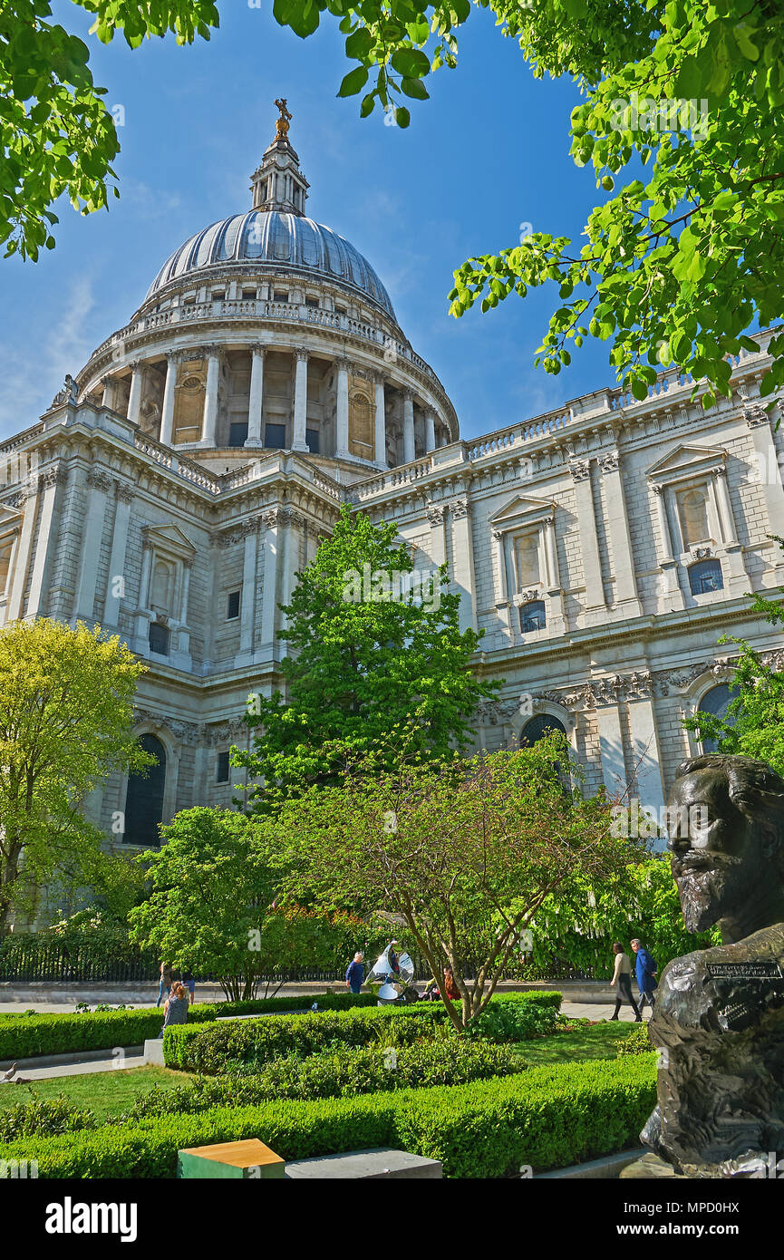 La Cathédrale St Paul, à Londres, Sir Christopher Wren est chef-d'œuvre architectural de l'édifice, qui domine toujours la ville de Londres Banque D'Images