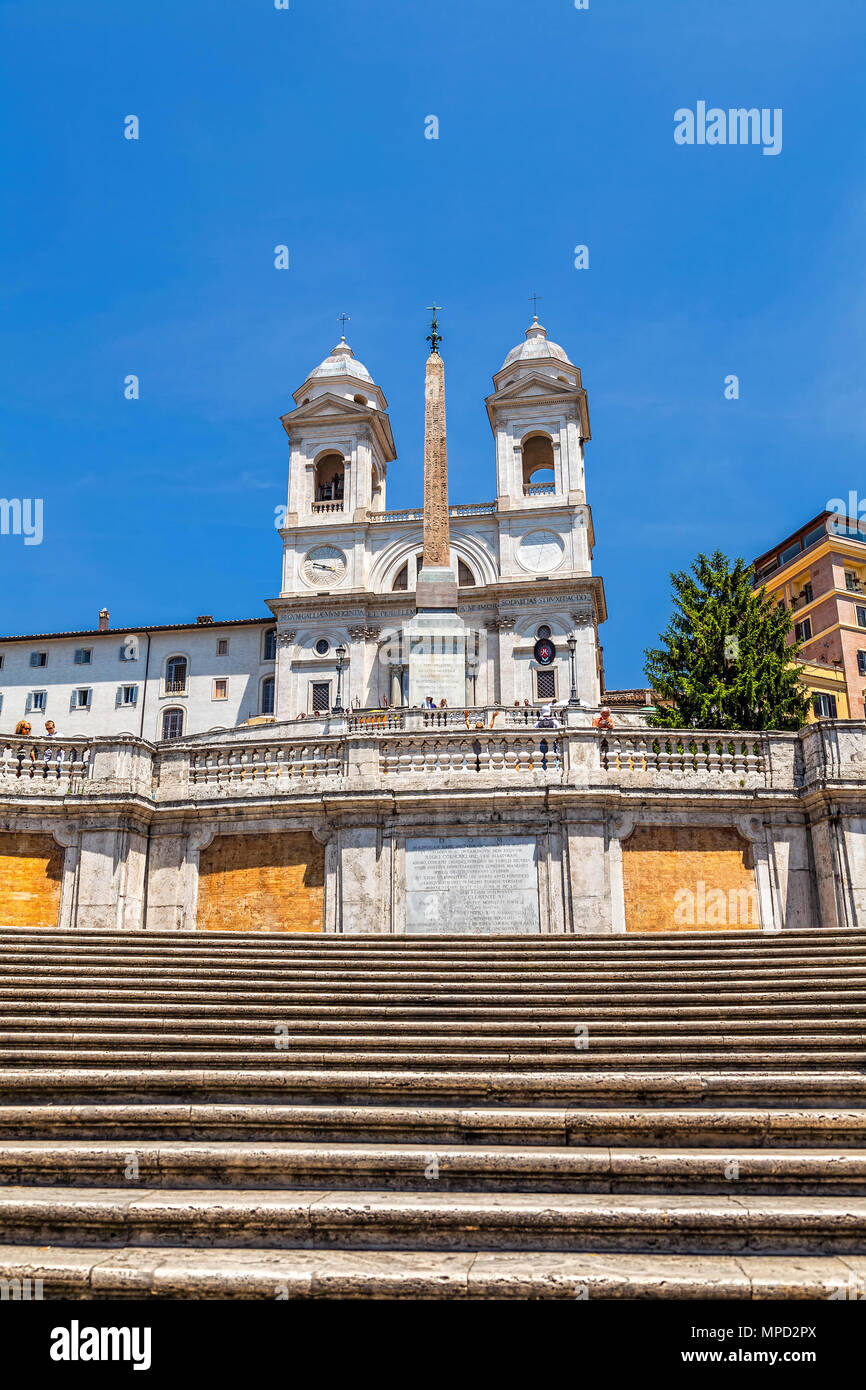 L'Espagne et l'église de la Santissima Trinità dei Monti Banque D'Images