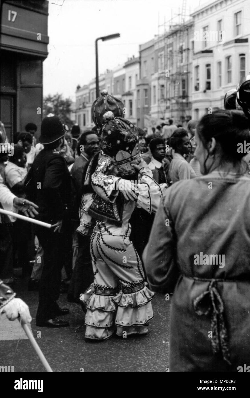 Le Notting Hill Carnival dans les rues de l'ouest de Londres en 1976, le plus grand festival de rue en Europe. Grande Histoire du Carnaval d'images. Banque D'Images