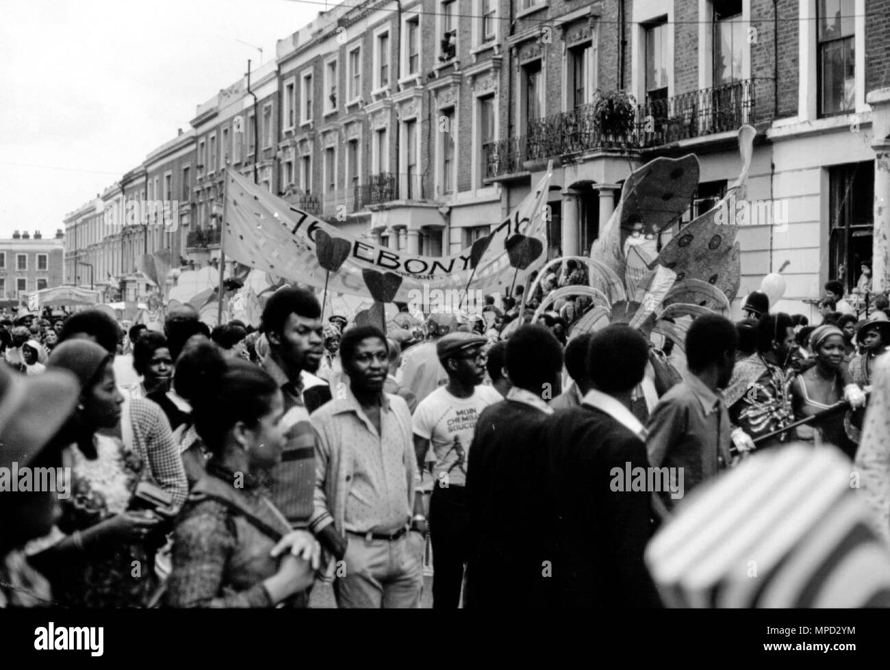 Le Notting Hill Carnival dans les rues de l'ouest de Londres en 1976, le plus grand festival de rue en Europe. Grande Histoire du Carnaval d'images. Banque D'Images