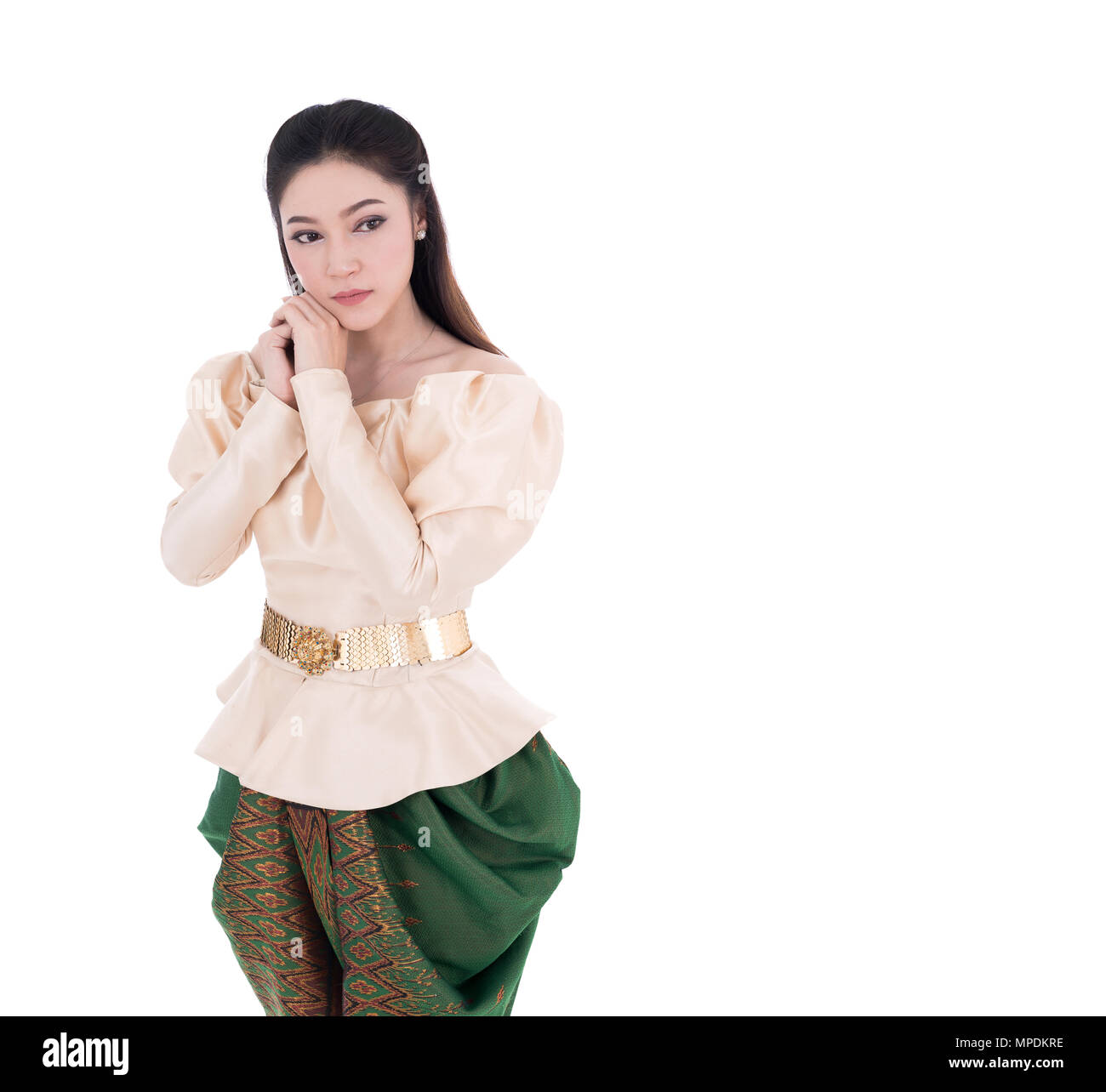Femme déprimée en costume traditionnel thaïlandais isolé sur fond blanc Banque D'Images