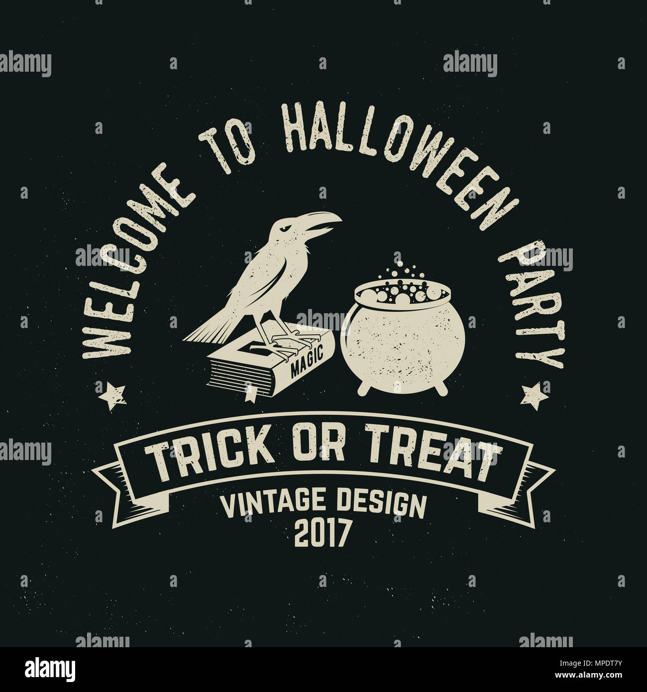 Bienvenue à Halloween. Vector retro Halloween badge. Concept pour chemise, logo, print, stamp, sceau ou timbre. Crow, livre de magie et pot. De l'Halloween Illustration de Vecteur