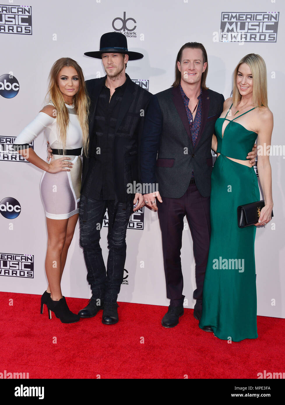 Brittney Marie Cole, les artistes Brian Kelley et Tyler Hubbard de Florida Georgia Line, et Hayley Stommel à 2015 Les American Music Awards lors du Microsoft Theatre de Los Angeles. Novembre 22, 2015.Brittney Marie Cole, les artistes Brian Kelley et Tyler Hubbard de Florida Georgia Line, et Hayley Stommel événement dans la vie d'Hollywood, Californie - Red Carpet Event, USA, Cinéma, Célébrités, photographie, Bestof, Arts, Culture et divertissement, Célébrités, Mode Topix Meilleur de Hollywood, la vie, événement dans la vie d'Hollywood, Californie - Tapis rouge et en backstage, cinéma, Banque D'Images