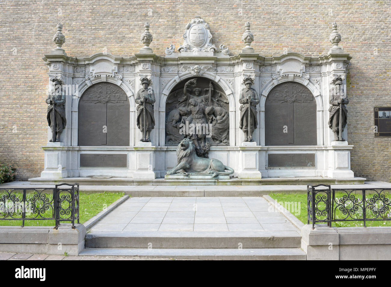 War Memorial Première et Seconde Guerre mondiale, Ypres, Flandre occidentale, Belgique Banque D'Images