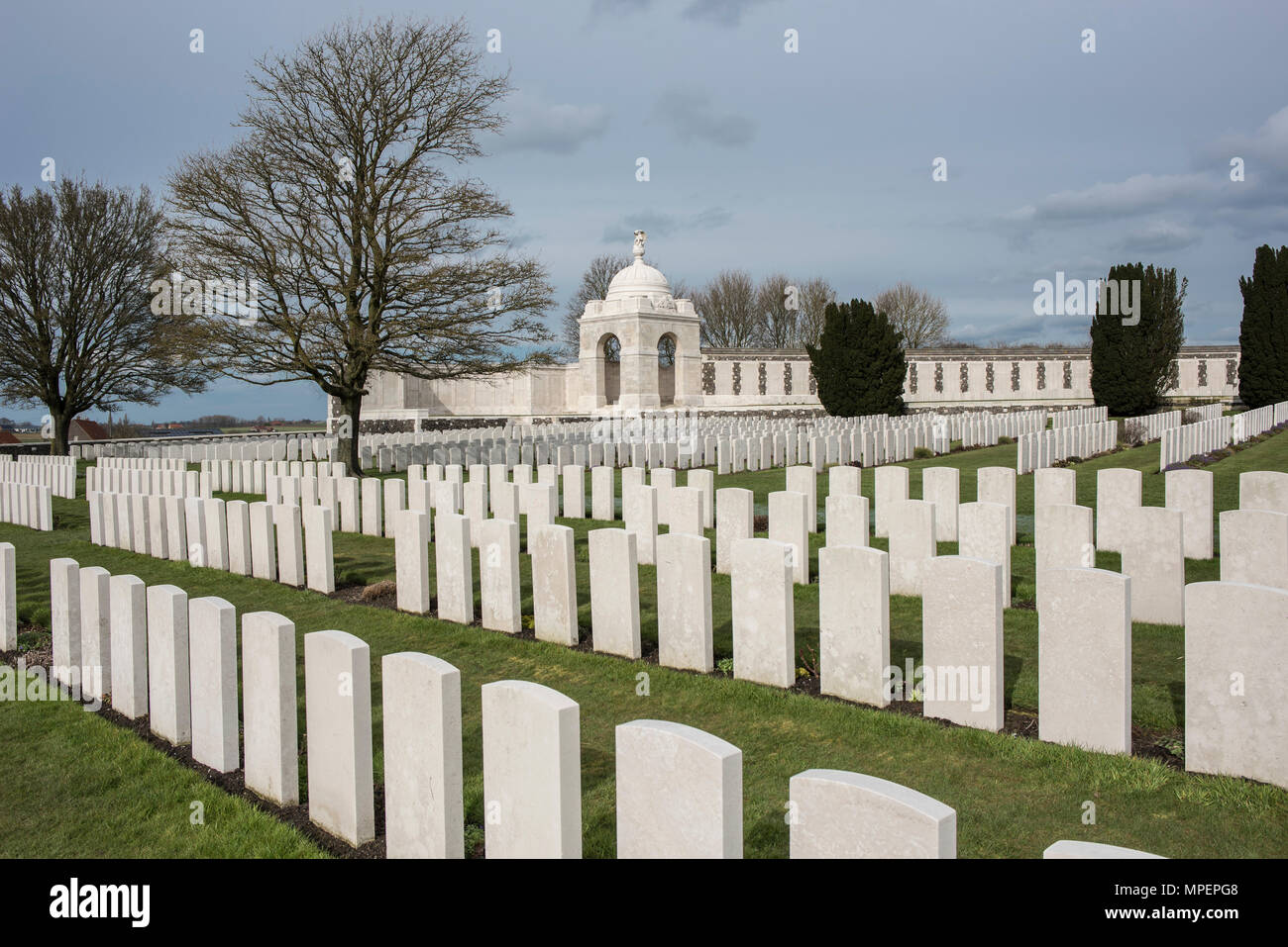 Cimetière militaire de Tyne Cot, plus grand cimetière militaire du Commonwealth, Zonnebeke, Flandre occidentale, Belgique Banque D'Images