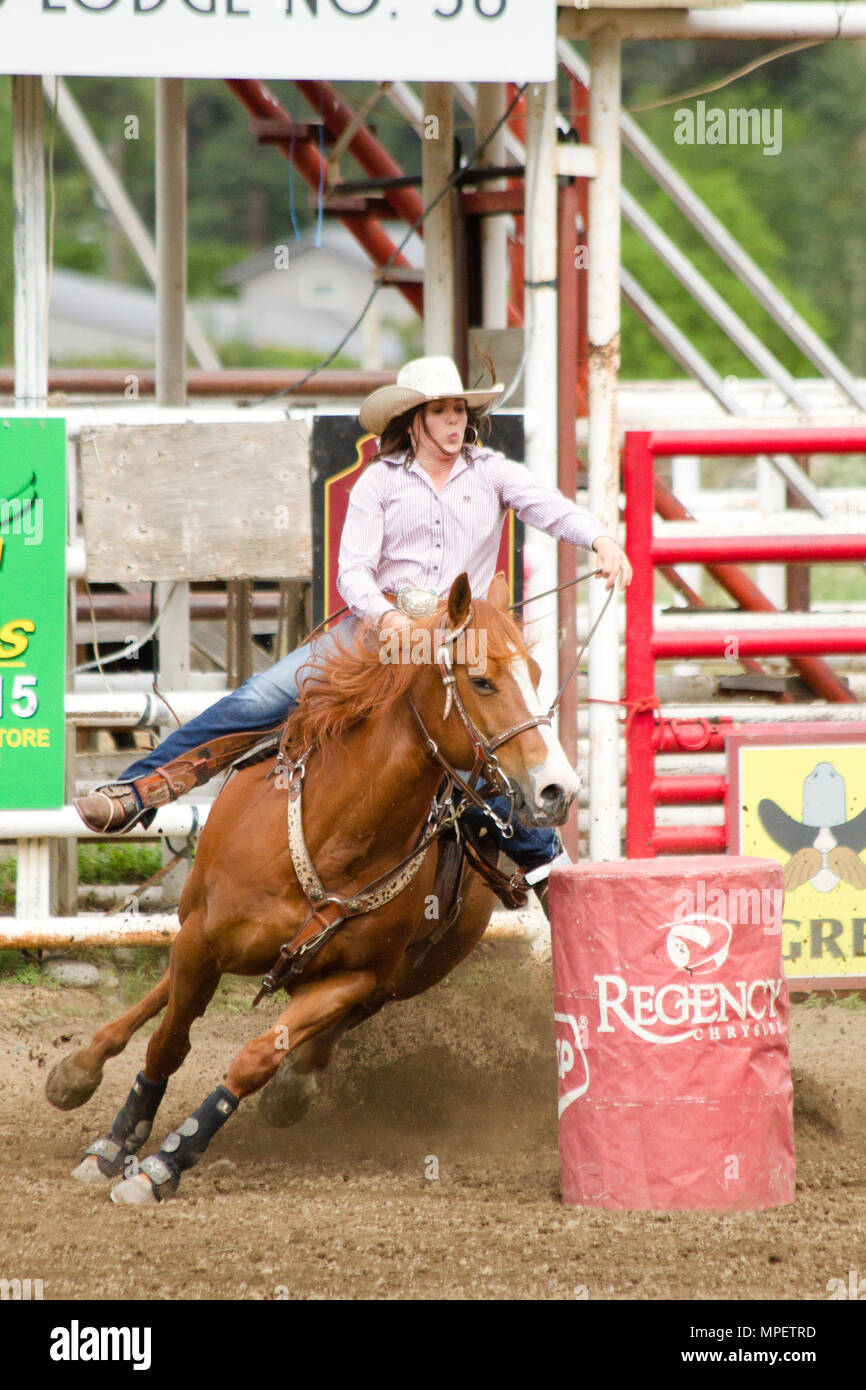 Mesdames les courses de barils. Banque D'Images