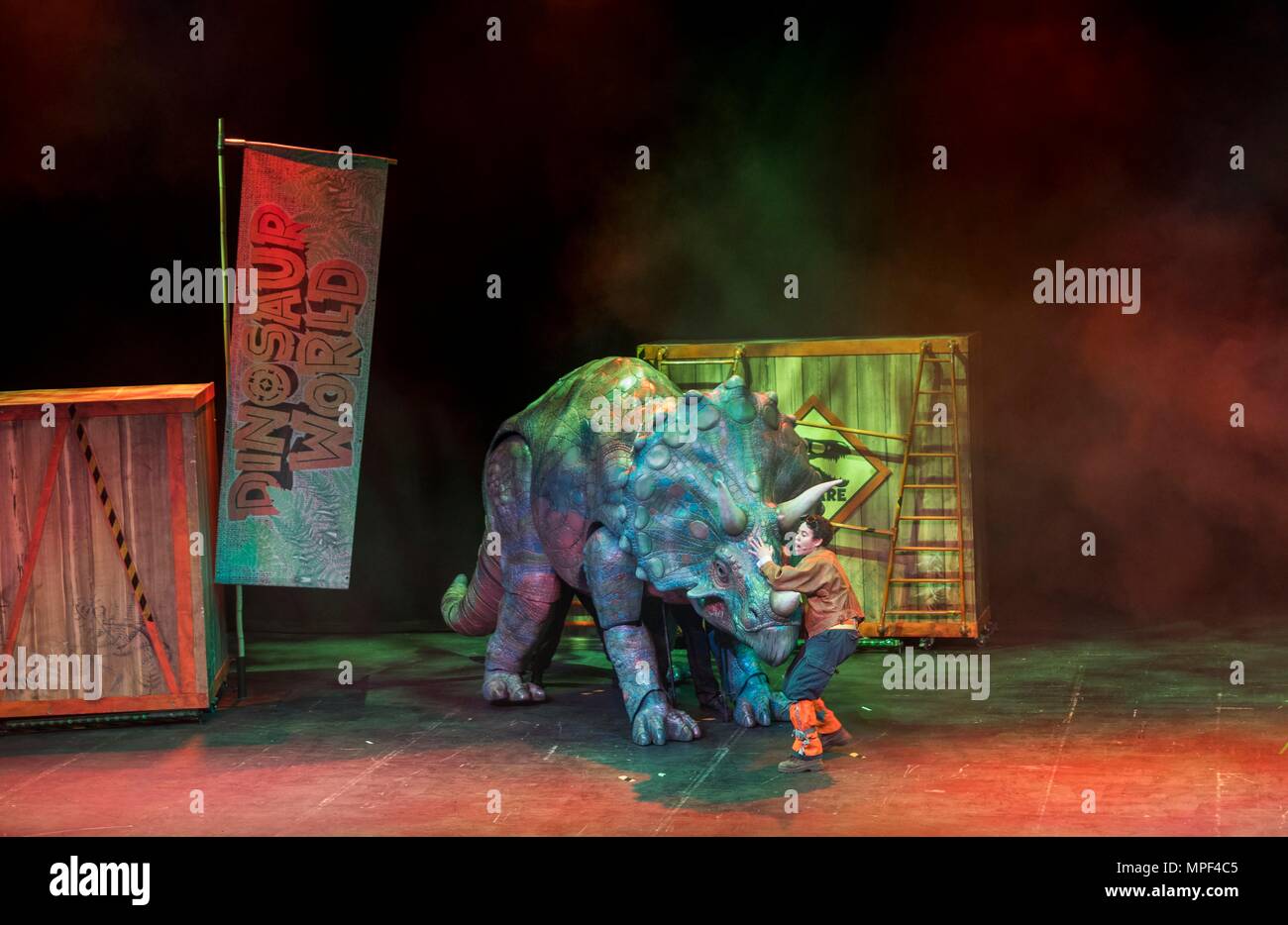 Monde Dinosuar enetertainment show pour enfants Banque D'Images