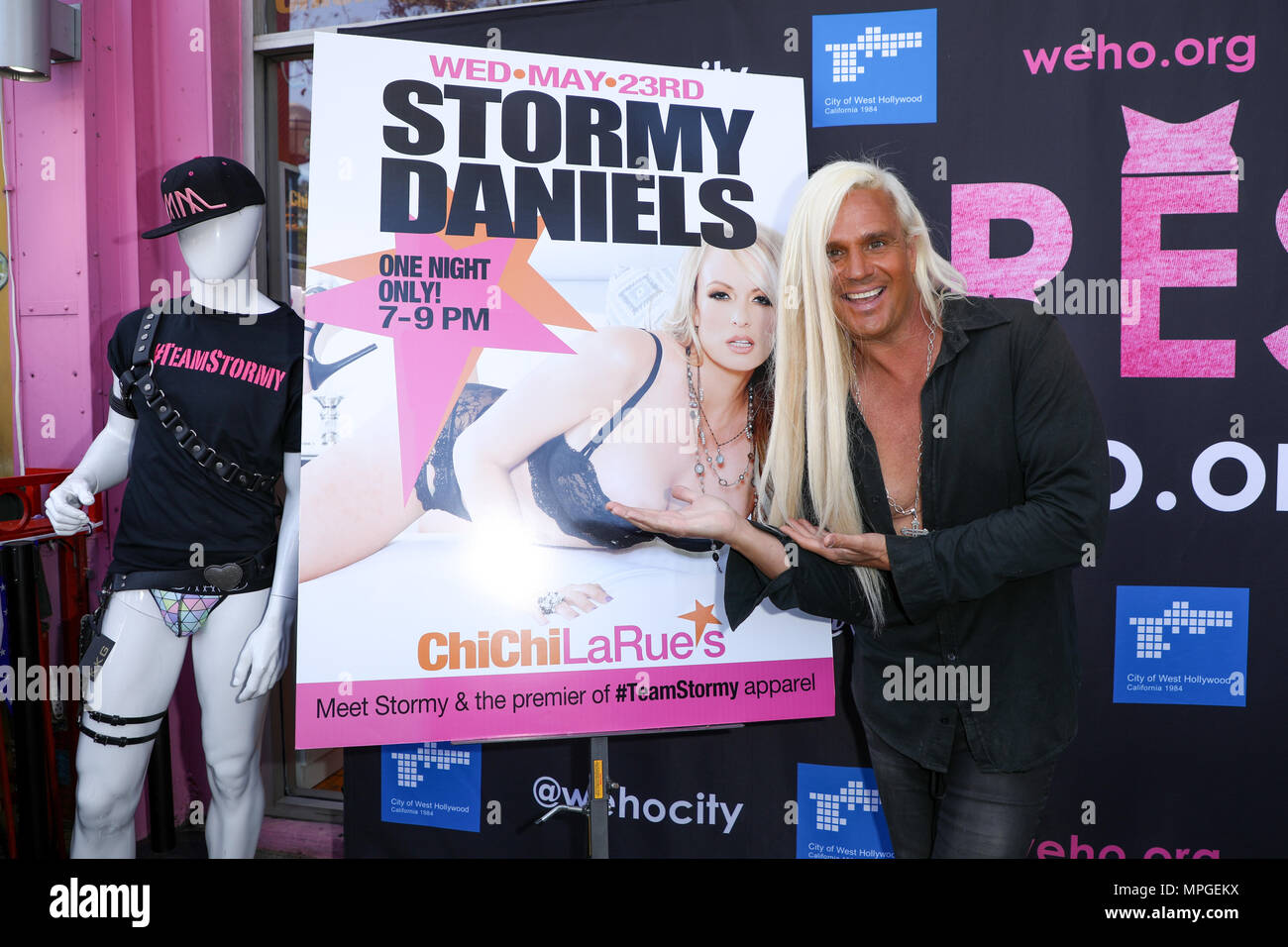 West Hollywood, Californie, USA. 23 mai, 2018. DiCrispio acteur Daneil assiste à l'événement où Stormy Daniels est mis à l'honneur avec un « Stormy Daniels Proclamation Day' et la clé de la ville de West Hollywood, Californie à Chi Chi LaRue's à West Hollywood, Californie. Credit : Sheri Determan/Alamy Live News Banque D'Images