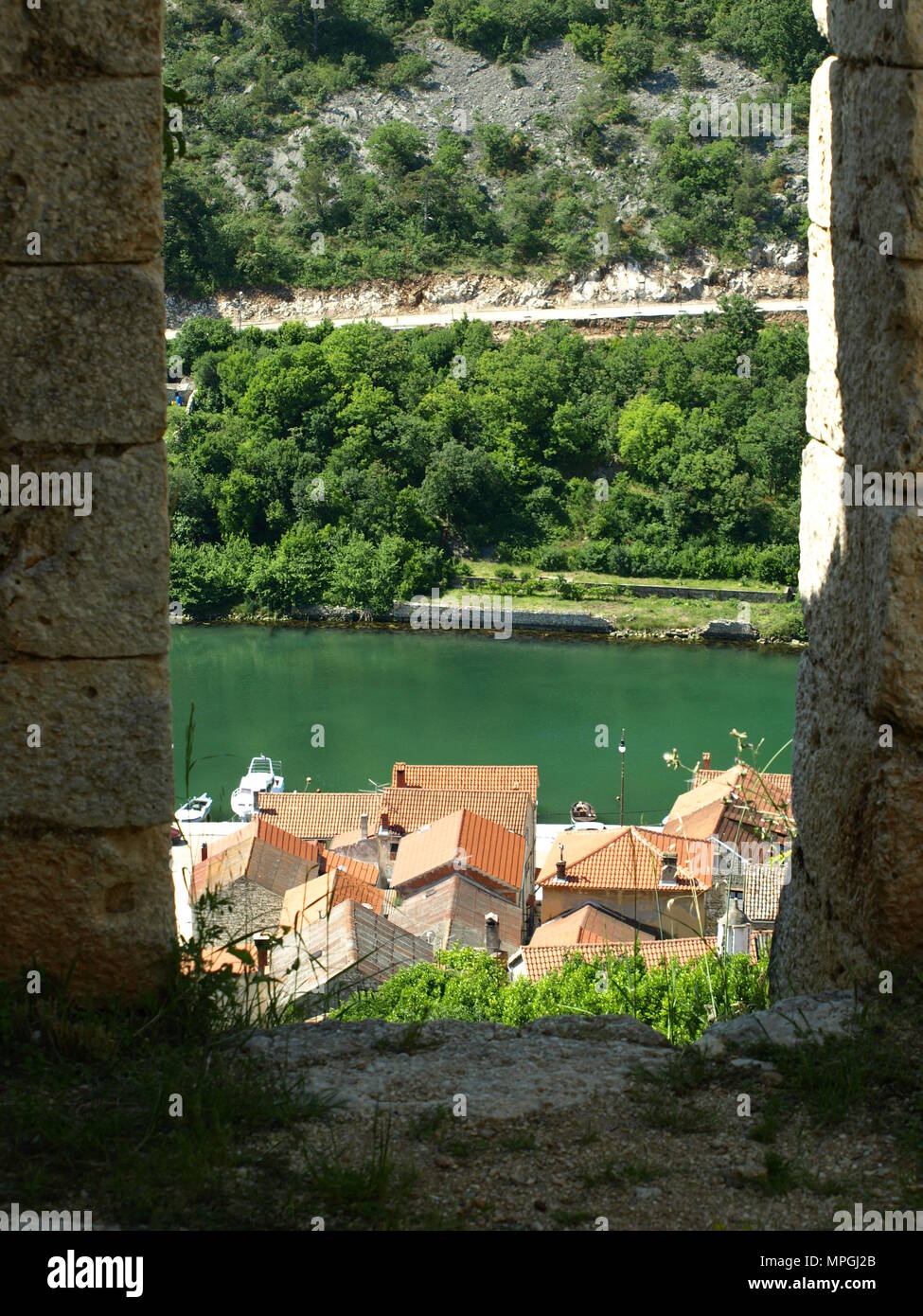 Et l'histoire de pierre novigrad croatie Brela Banque D'Images