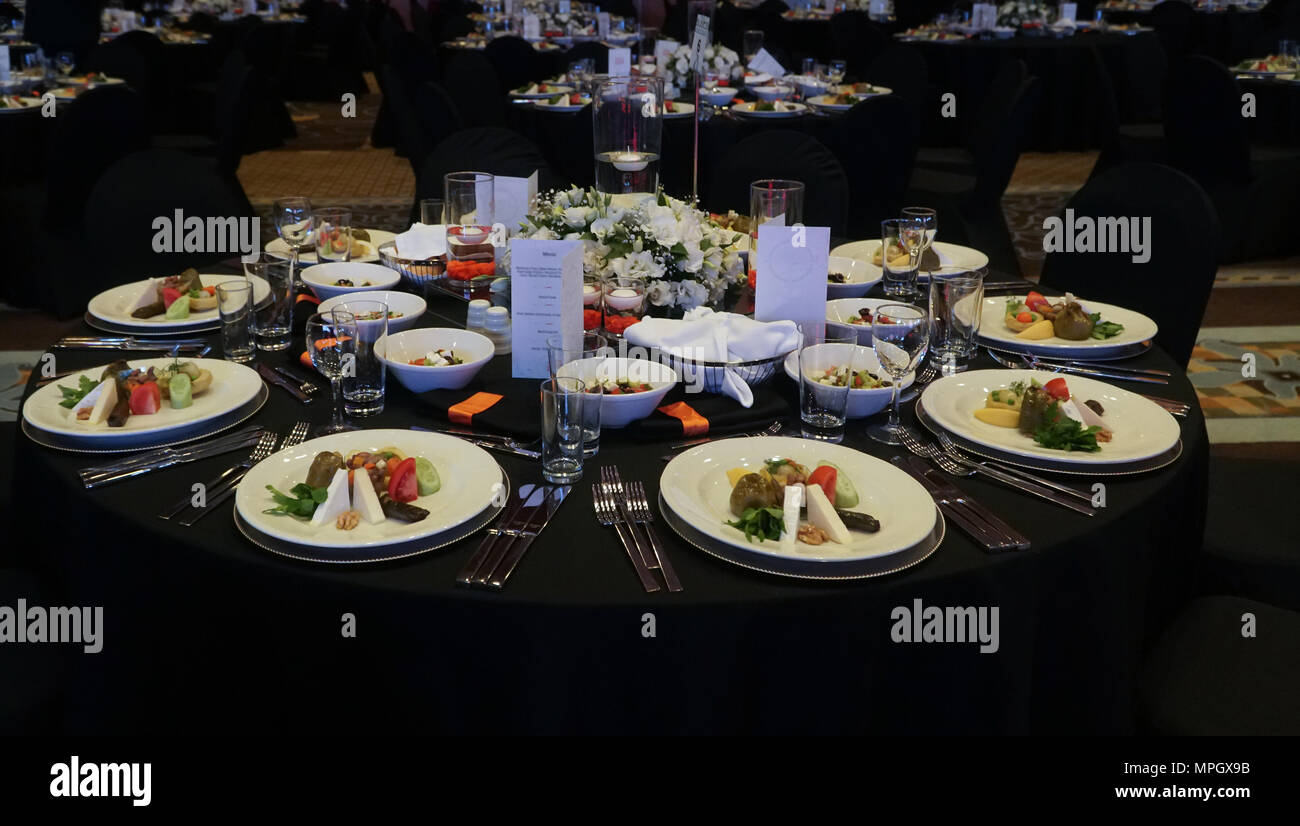 Merveilleusement conçu une salle de mariage et de table de salle à manger ou concept de gala Banque D'Images