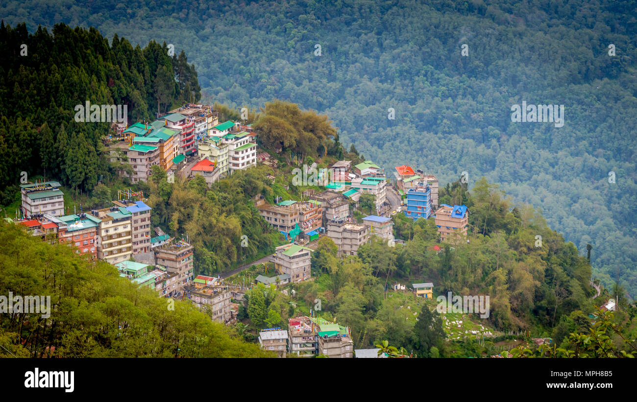 Vue à vol d'oiseau de Gangtok, la capitale du Sikkim, Inde Banque D'Images