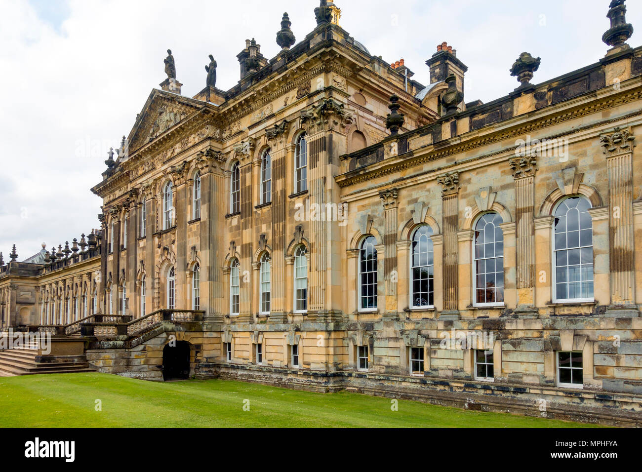 L'aspect de Castle Howard, maison seigneuriale de Simon Howard, le comte de Carlisle près de Malton, North Yorkshire, UK Banque D'Images