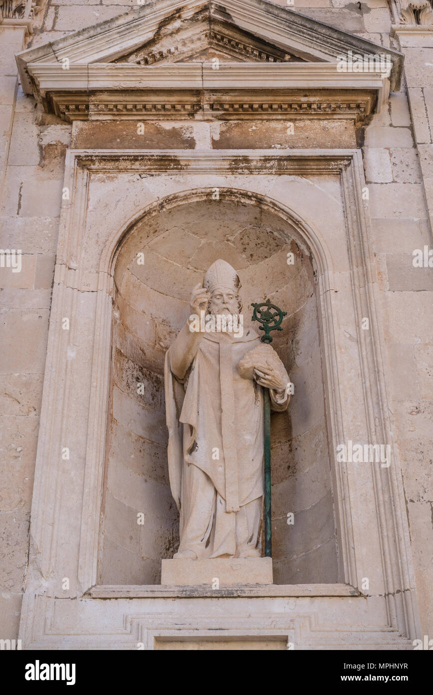 Statue de Saint Blaise, également connu sous le nom de Sveti Vlaho, saint patron de la ville de Dubrovnik, Croatie Banque D'Images