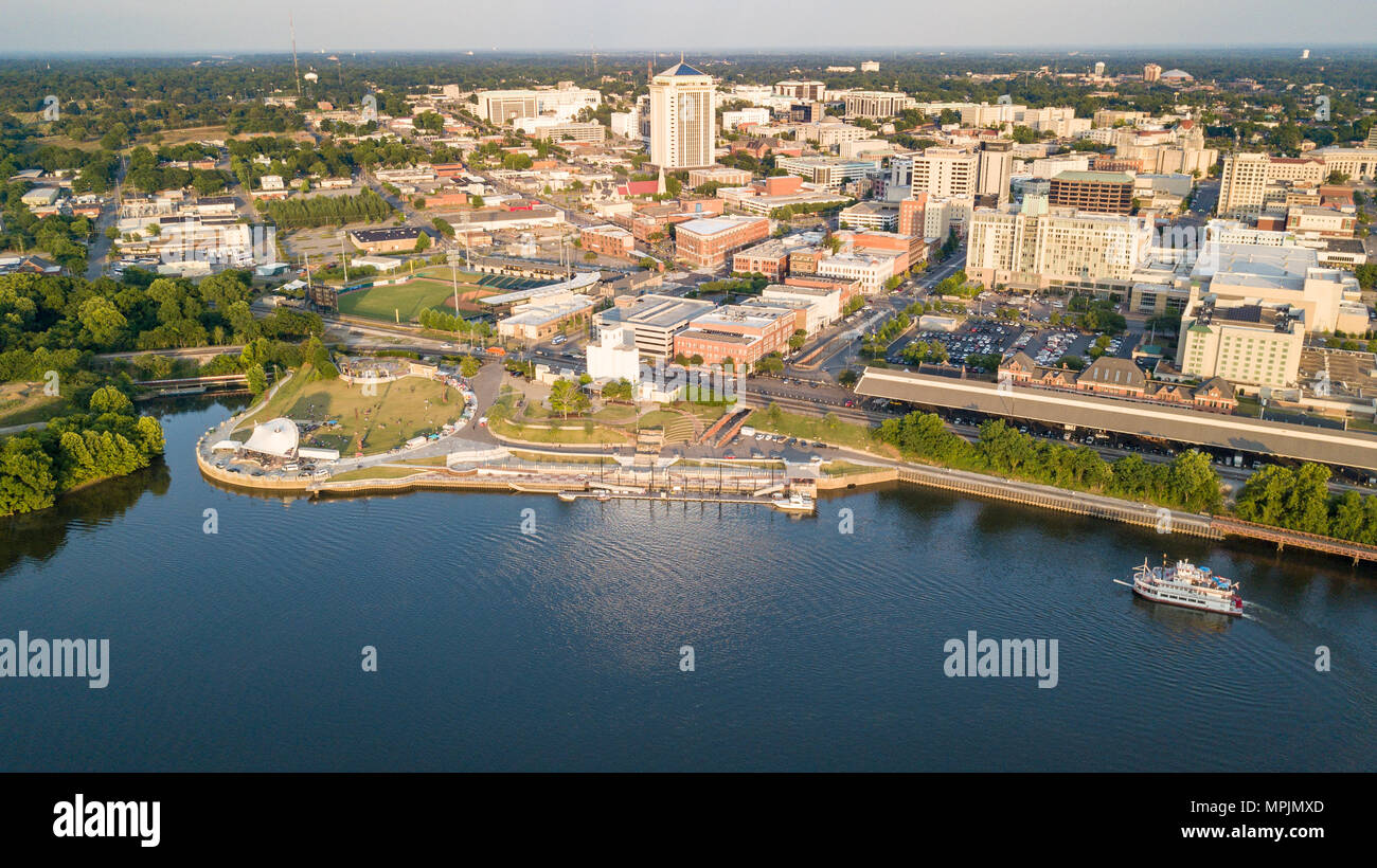 Rivière et vue sur la ville, Montgomery, Alabama, États-Unis Banque D'Images