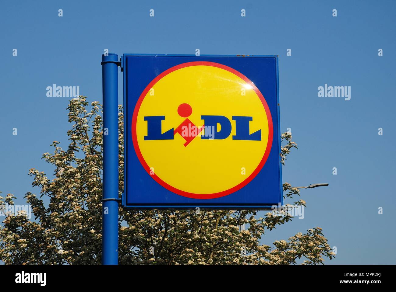 Affichage à l'extérieur d'une succursale de l'allemand Lidl supermarché à St Leonards-on-Sea dans l'East Sussex, Angleterre le 23 mai 2018. Lidl ont plus de 670 magasins au Royaume-Uni. Banque D'Images