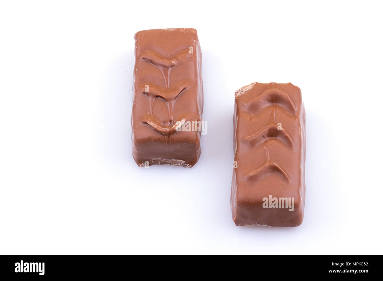 Barre de chocolat au caramel isolated on white Banque D'Images