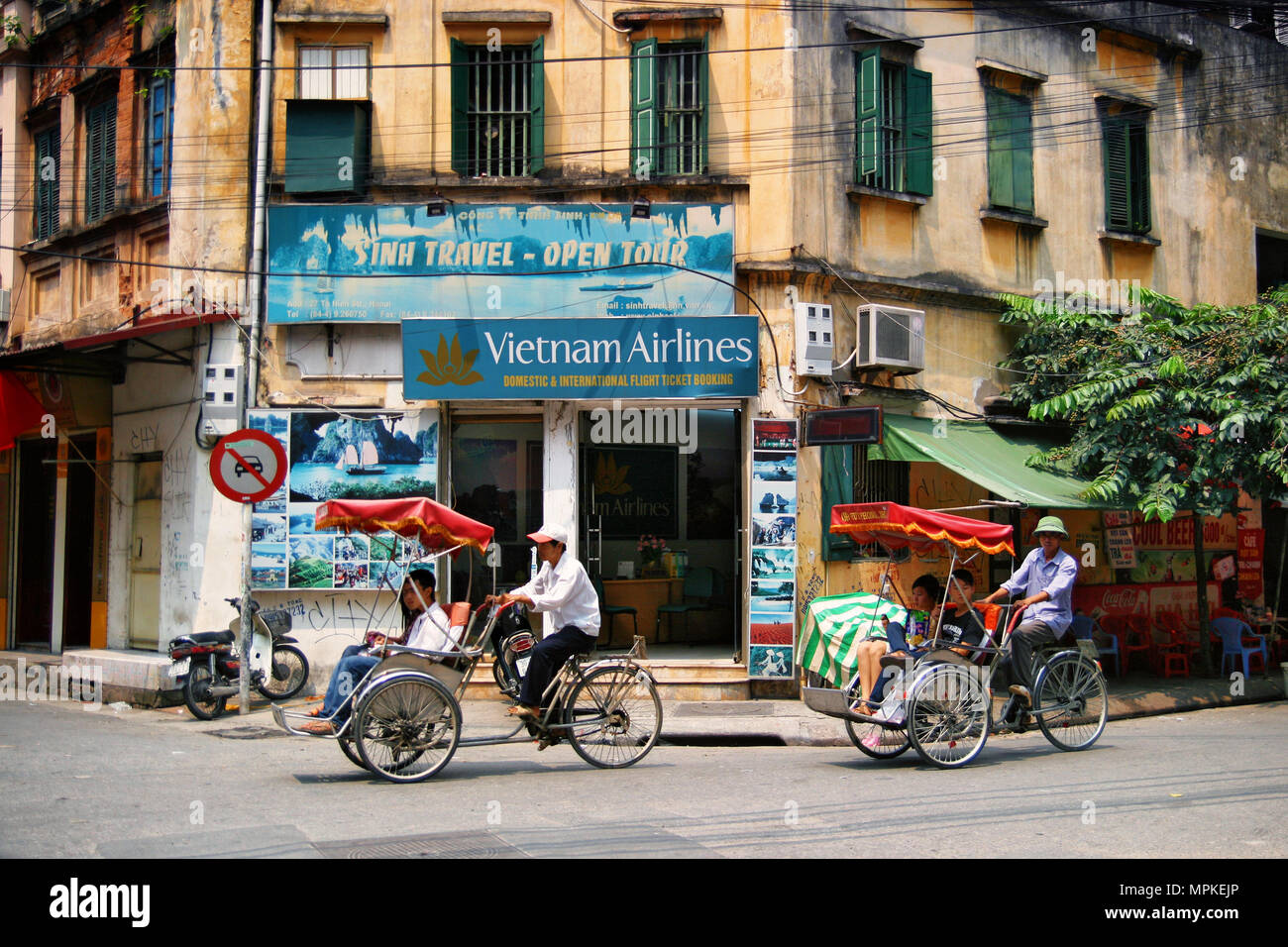 HANOI, VIETNAM - SEP 2, 2009 : vélo taxi dans les rues de Hanoi. Banque D'Images