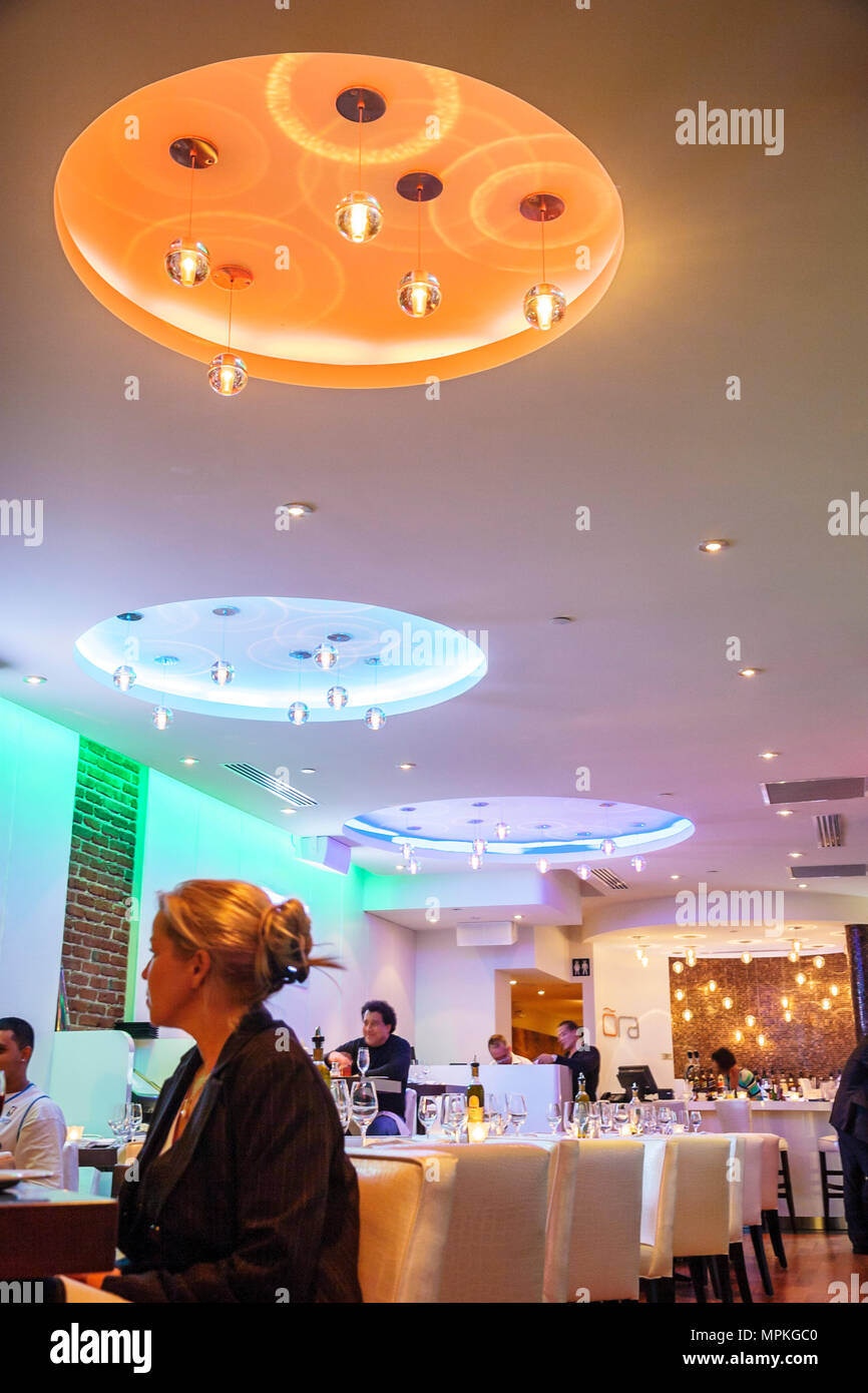 Montréal Canada,province de Québec,rue Saint Jacques,bar ora Resto,pub,branché,restaurant restaurants repas manger dehors café cafés bistrot,intérieur Banque D'Images