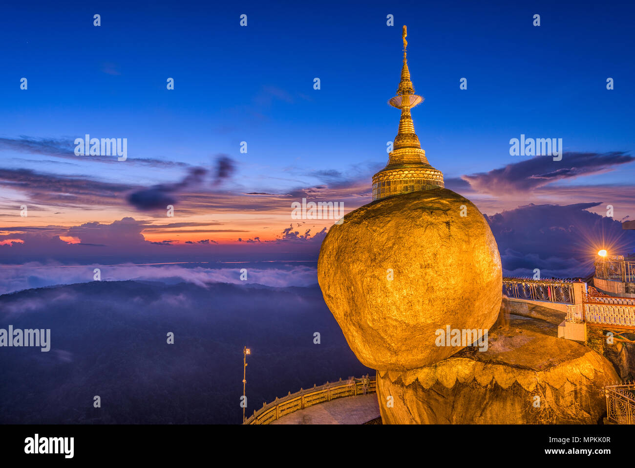 Kyaiktiyo, le Myanmar au Golden Rock. Banque D'Images