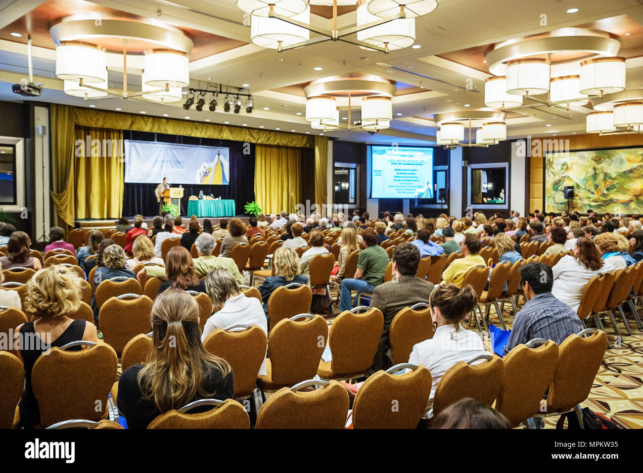 Montréal Canada,Québec province,Boulevard René Levesque,Fairmont Queen Elizabeth,hôtel,séminaire,adolescents adolescents adolescents adolescents comportement adolescents,projection cri Banque D'Images