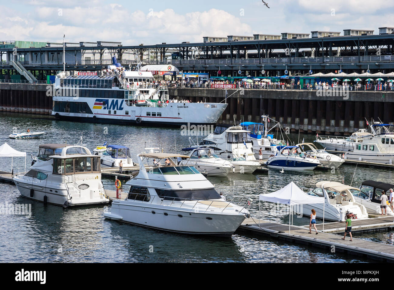 Montréal Canada, Québec province, St. Fleuve Lawrence,Promenade du Vieux Port,Pavillon Jacques Cartier,bateaux,ferry,excursions,Canada0708078 Banque D'Images