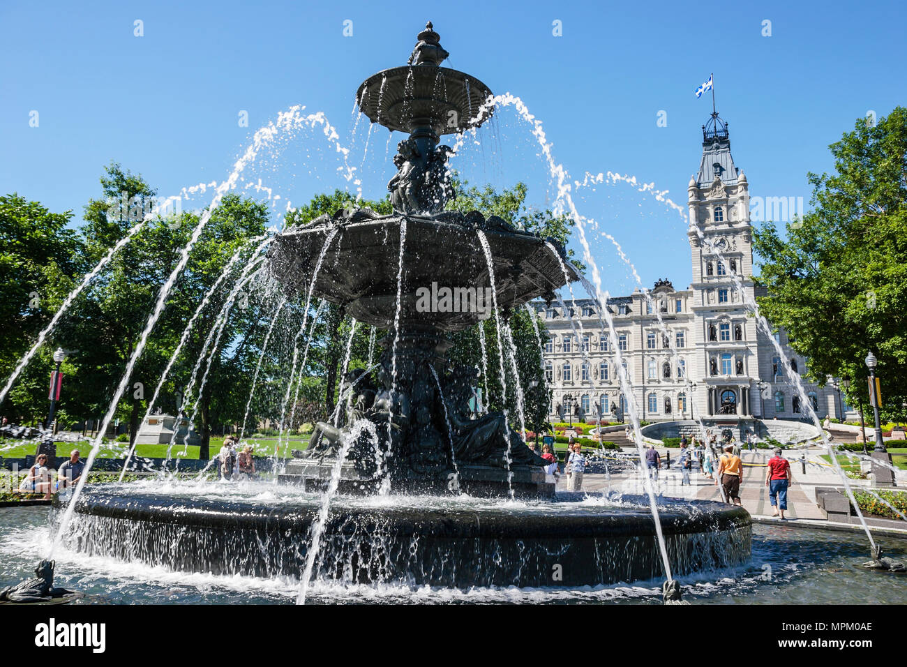 Québec Canada,Avenue Honoré Mercier,fontaine publique,édifice du Parlement,Hôtel de Parlement,eau,Canada070712029 Banque D'Images