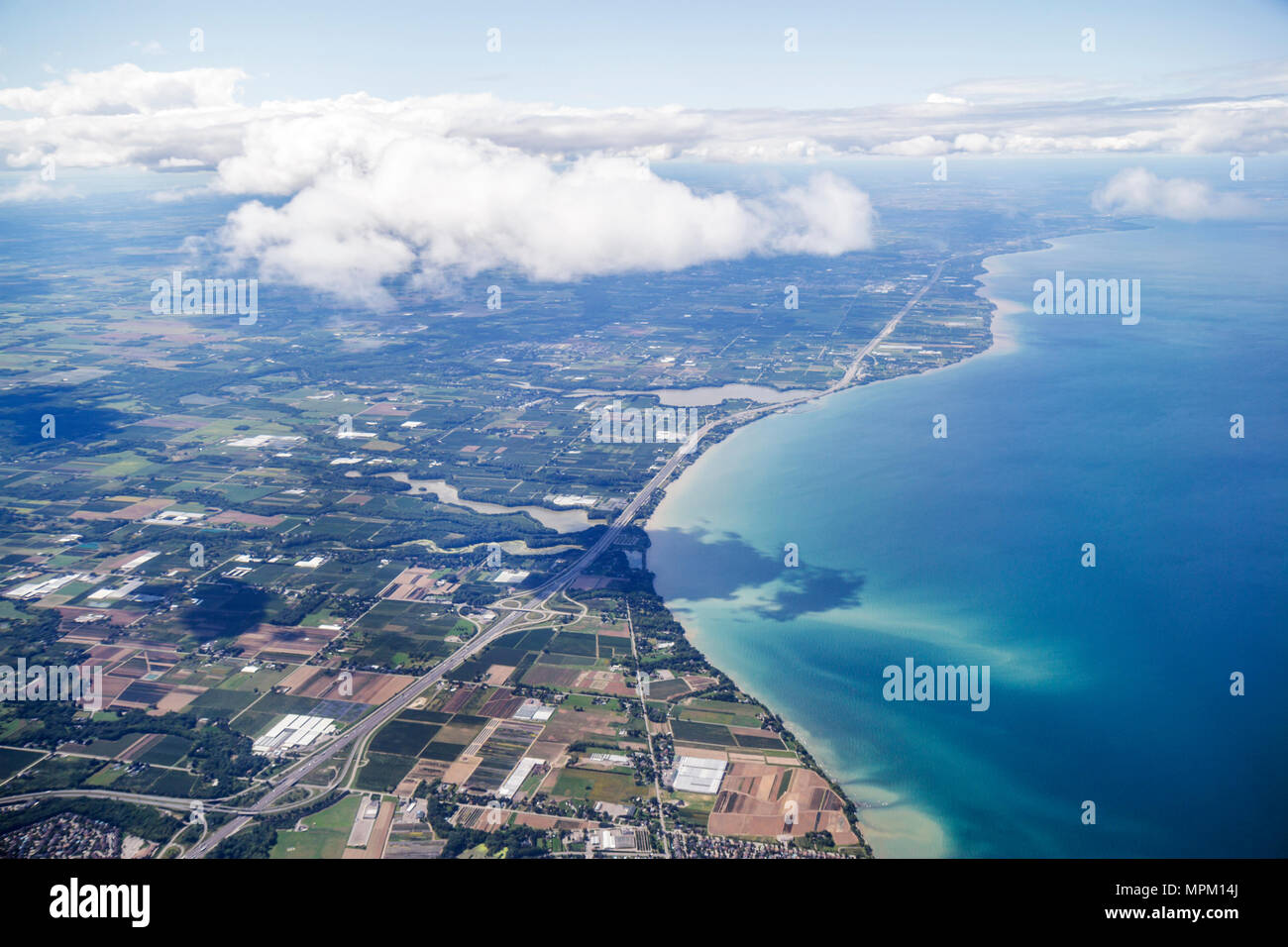 Canada,Jordan Harbour,à l'approche de l'aéroport international Lester B. Pearson de Toronto,YYZ,vue aérienne du dessus,terres agricoles,autoroute,Queen Elizabeth Banque D'Images