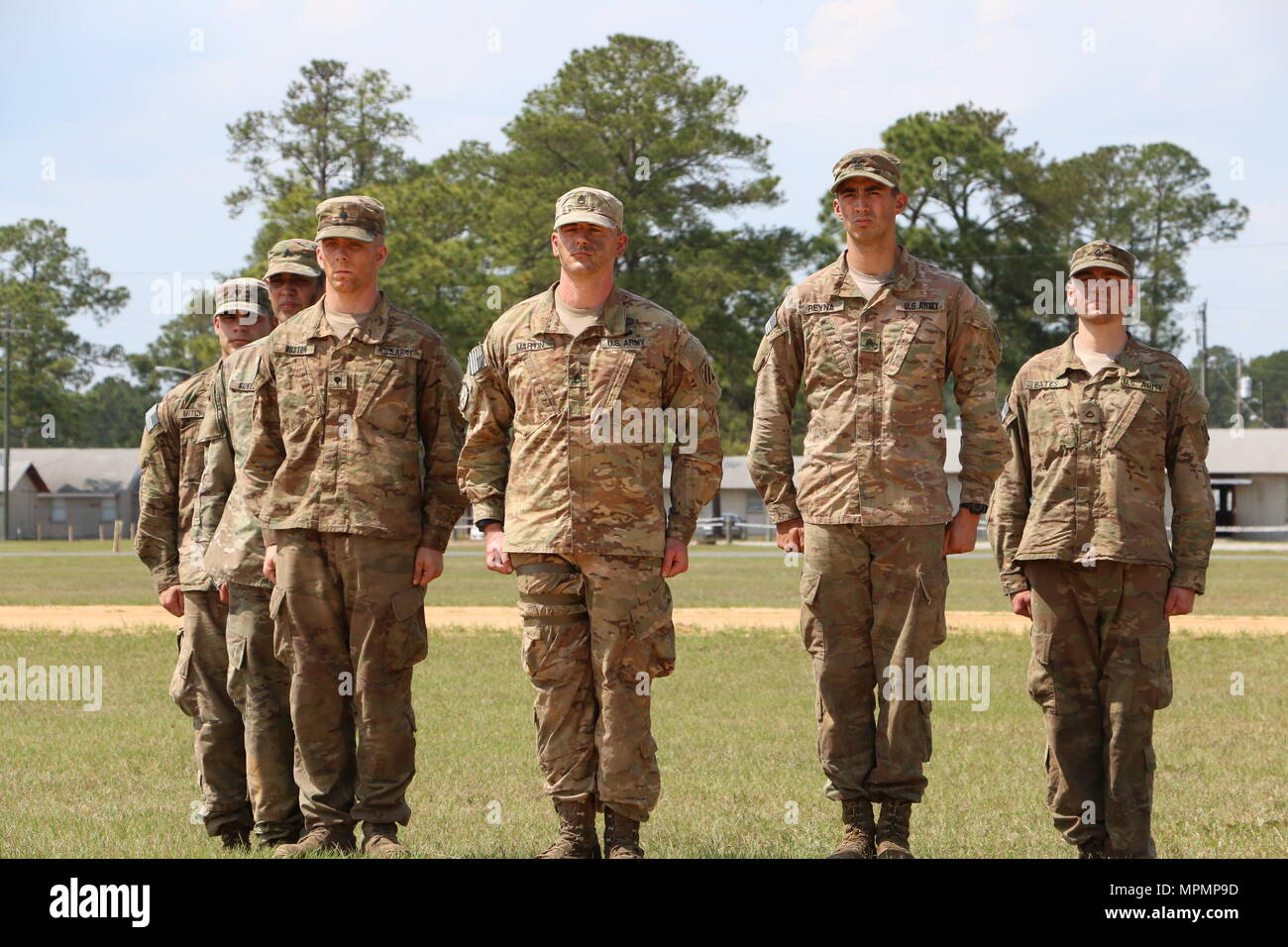 Sur la photo de gauche à droite : la CPS. David Mitchell, le Sgt. Evan Gunther, SPC. Ryan Huston, le s.. David Martin, le Sgt. Blake Reyna, et la FPC. Matthew Bates, tous avec la troupe Alpha, 6e Escadron, 8e régiment de cavalerie, d'infanterie 2e Brigade Combat Team, 3e Division d'infanterie. Ce squad a obtenu la première place dans la division Gainey Cup 30 mars 2017 sélection Fort Stewart, Ga. Les soldats de 3e ID a participé à un processus de sélection pour déterminer qui serait l'escouade avance pour cette année, la compétition de la Coupe biennale Gainey à Fort Benning, Géorgie (États-Unis Photo de l'armée par le Sgt. Robert Harris/ libéré) Banque D'Images