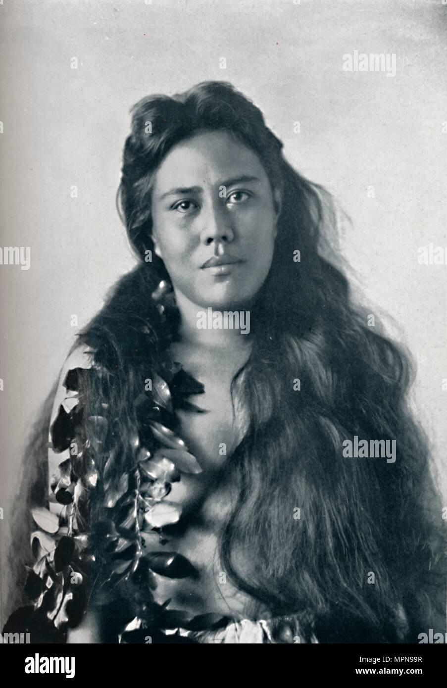Une danseuse de hula, Honolulu, Hawaii, 1902. Artiste : Inconnu. Banque D'Images