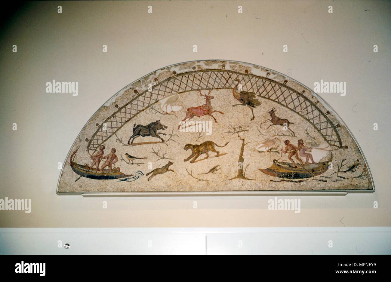Animaux de chasse avec un filet, la mosaïque romaine de Carthage, 3 c siècle. Artiste : Inconnu. Banque D'Images