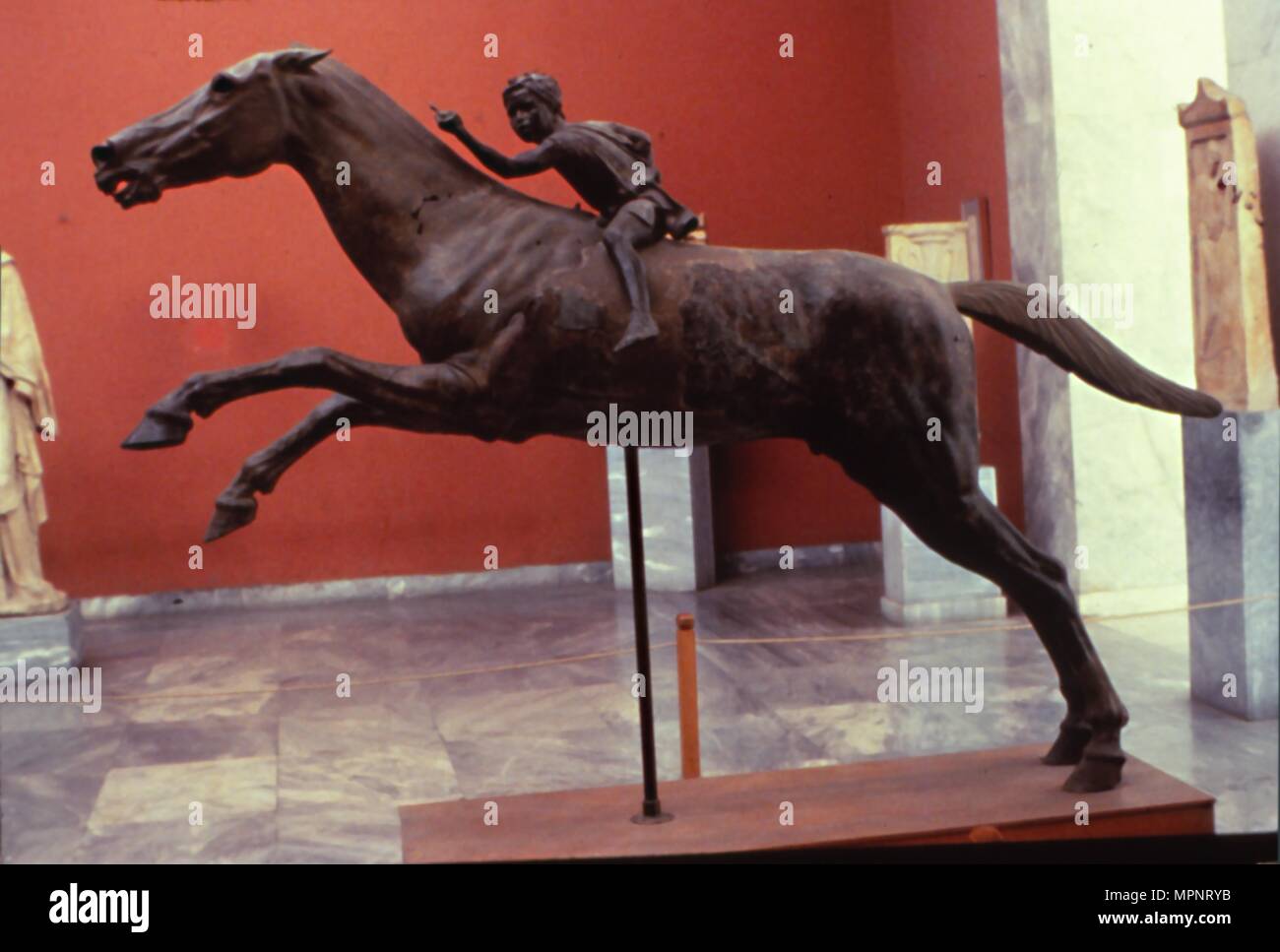 Bronze grec Horse and Jockey, de l'Artemision, life-size. 2 100 BC. Au niveau national Archaelogical Muse : Artiste inconnu. Banque D'Images