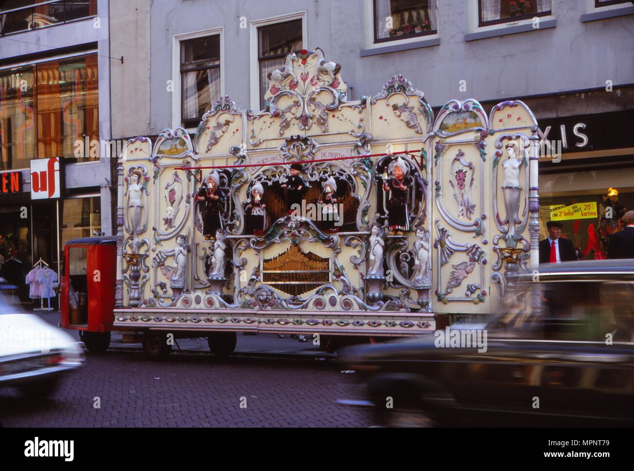 Orgue de rue ville néerlandaise, Hollande, 20e siècle. Artiste : Inconnu. Banque D'Images