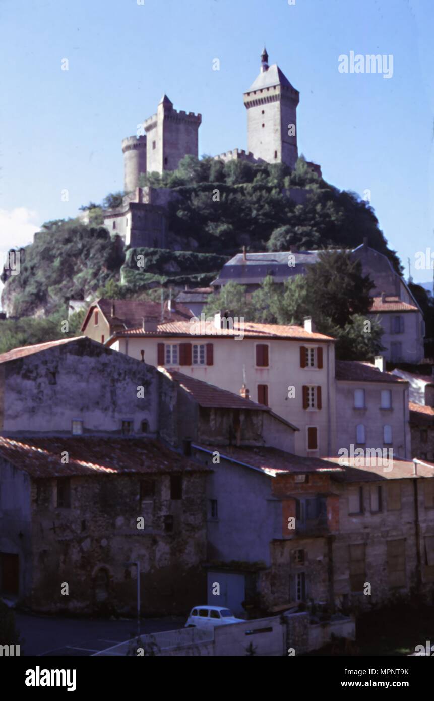 Château de Foix et vieilles maisons, Foix, France, c et 20e siècle. Artiste : CM Dixon. Banque D'Images