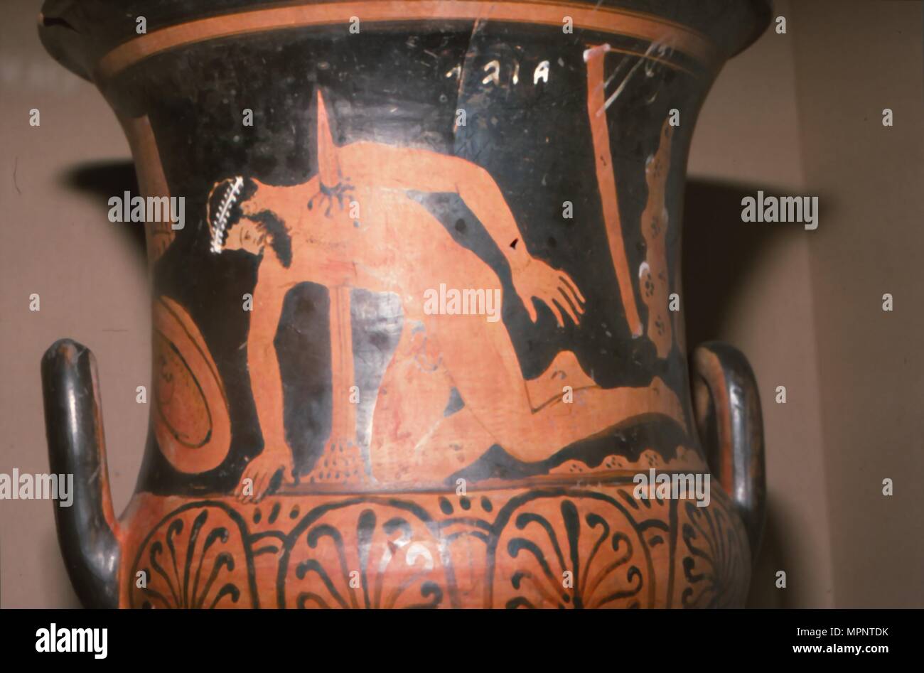 Le suicide d'Ajax, l'Étrurie, Red-figuré cratère, 400BC-350BC. Artiste : Inconnu. Banque D'Images