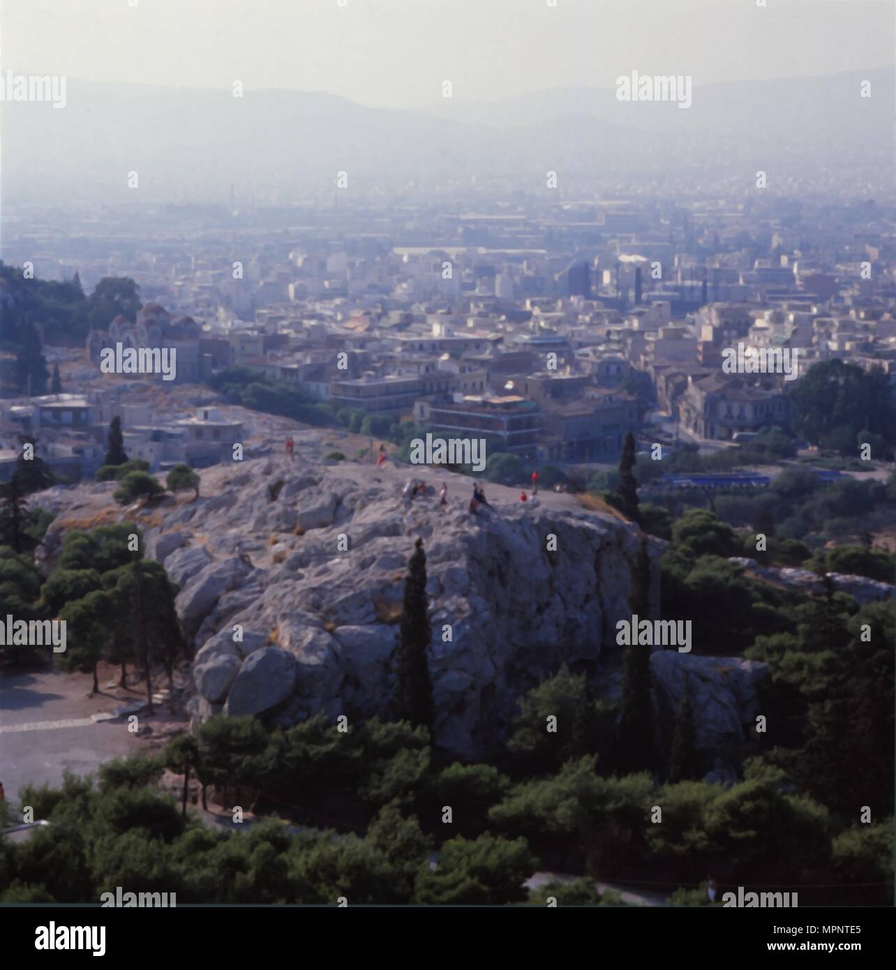 Aréopage Hill vu de l'Acropole, Athènes, c et 20e siècle. Artiste : CM Dixon. Banque D'Images