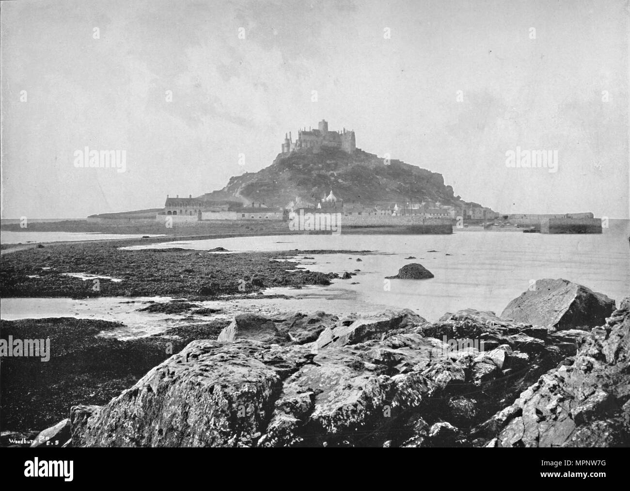 'St. Michael's Mount - des rochers près de Marazion', 1895. Artiste : Inconnu. Banque D'Images