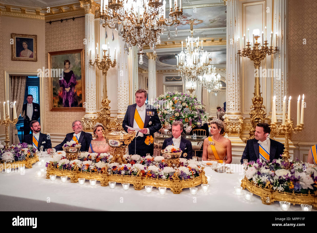 Le roi Willem-Alexander et Maxima La reine des Pays-Bas, Grand-duc Henri et de la Grande-Duchesse Maria Teresa de Luxembourg, héréditaires de la grande-duchesse Stéphanie et Grand-duc Guillaume au cours du banquet d'État au palais grand-ducal à Luxembourg, le 23 mai 2018. Roi des Pays-Bas et de la Reine sont au Luxembourg pour une visite d'Etat de trois jours. Photo : Patrick van Katwijk Pays-bas OUT/Point de vue OUT -AUCUN SERVICE DE FIL- Photo : Patrick van Katwijk/Dutch Photo Presse/dpa Banque D'Images