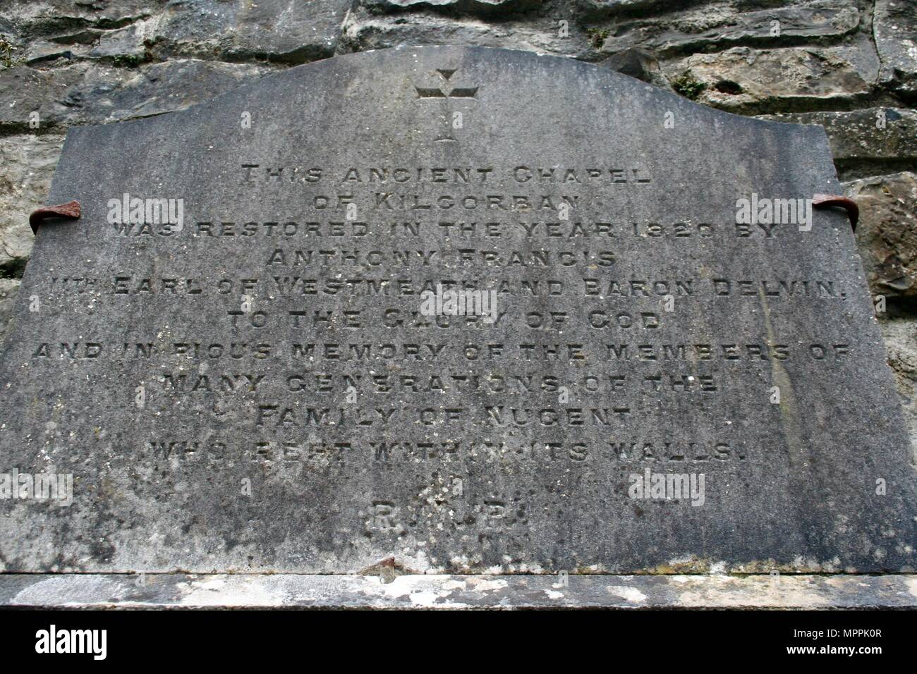 Plaque au cimetière historique Kilcorban et d'anciennes ruines de l'abbaye dominicaine, Kilcorban, Portumna, comté de Galway, Irlande Banque D'Images