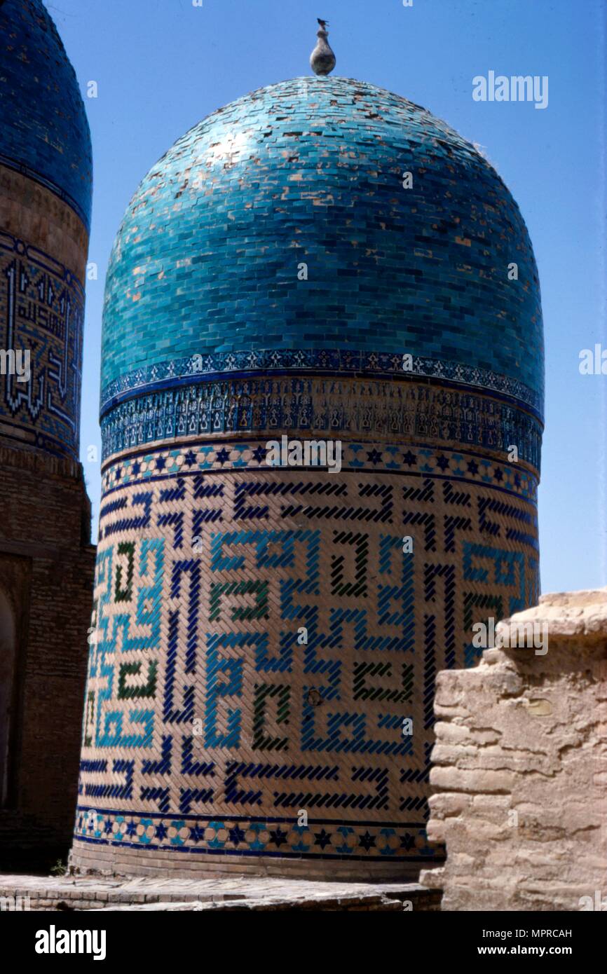 Dômes de mausolée, Shah-i-Zinda Samarkand, complexes, 14e et 15e siècle, 20e siècle (c). Artistes : CM Dixon, inconnu. Banque D'Images