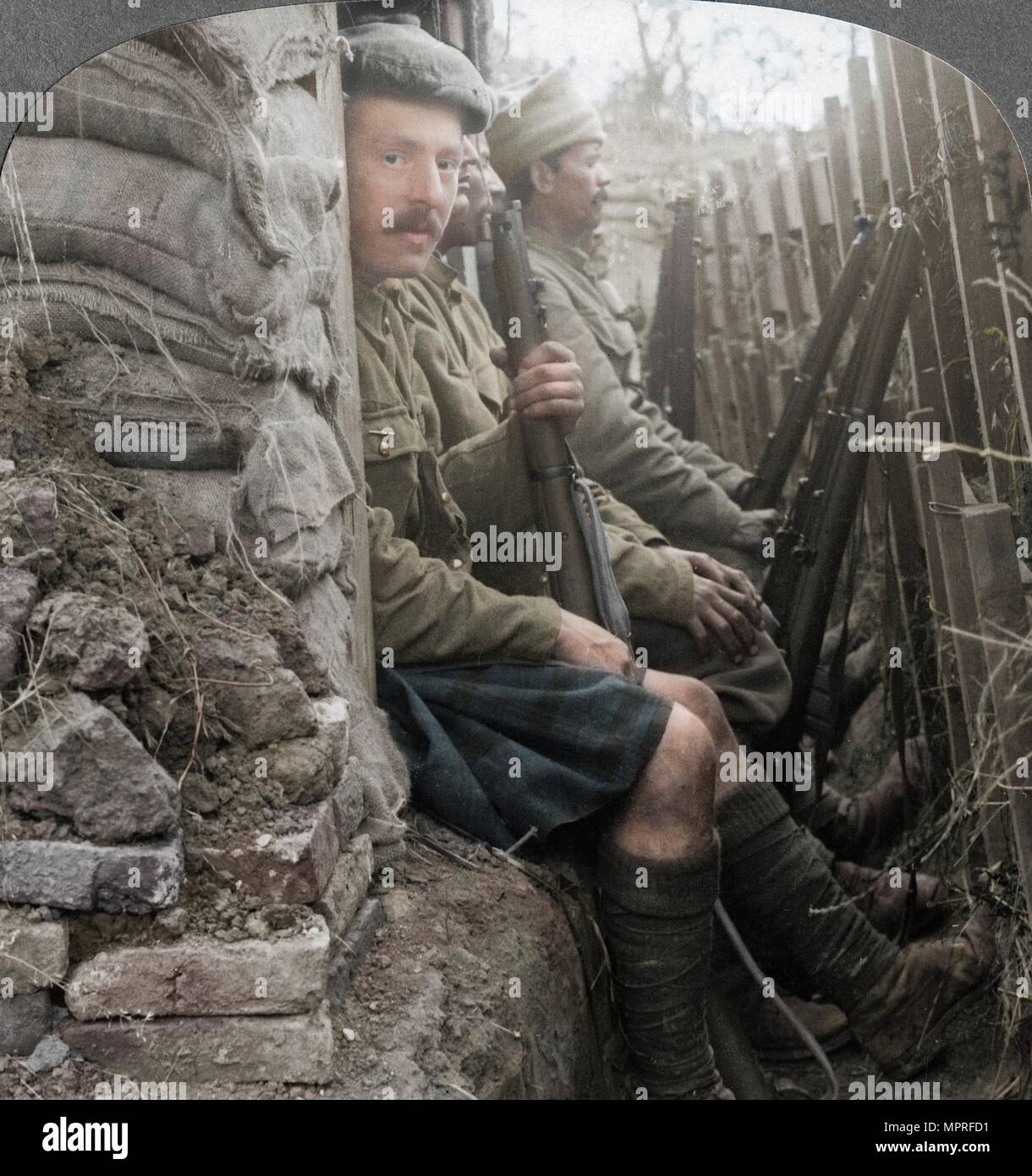 Des soldats indiens dans les tranchées, la Première Guerre mondiale, 1914-1918. Artiste : voyages réalistes des éditeurs. Banque D'Images