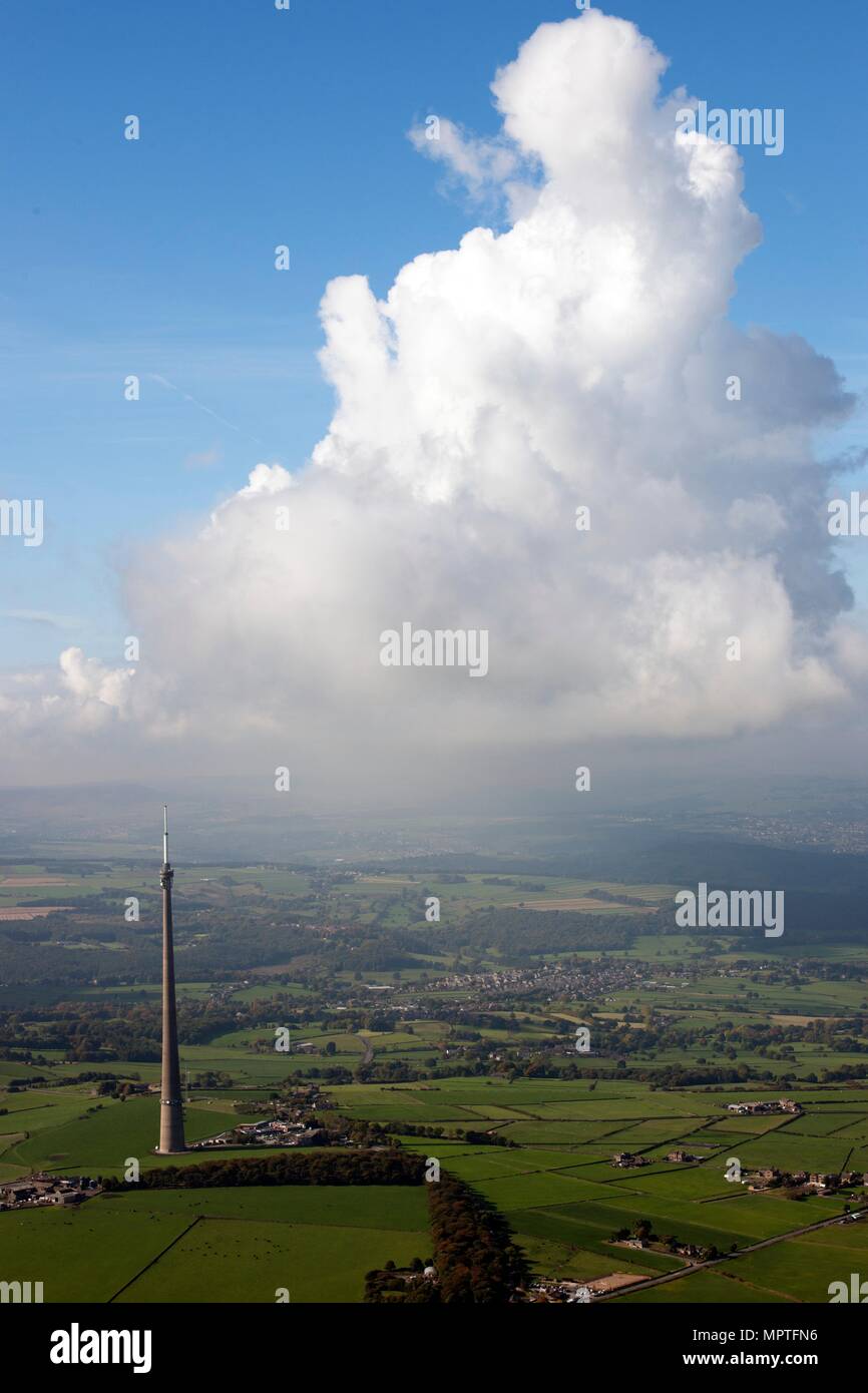 Emley Moor, Kirklees, West Yorkshire, c2015. Artiste : Dave MacLeod. Banque D'Images