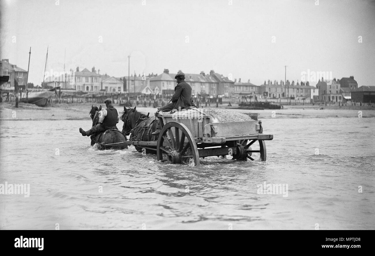 Shoreham harbour, Shoreham-by-Sea, West Sussex, 1905-1925. Artiste : Edward John Bedford. Banque D'Images