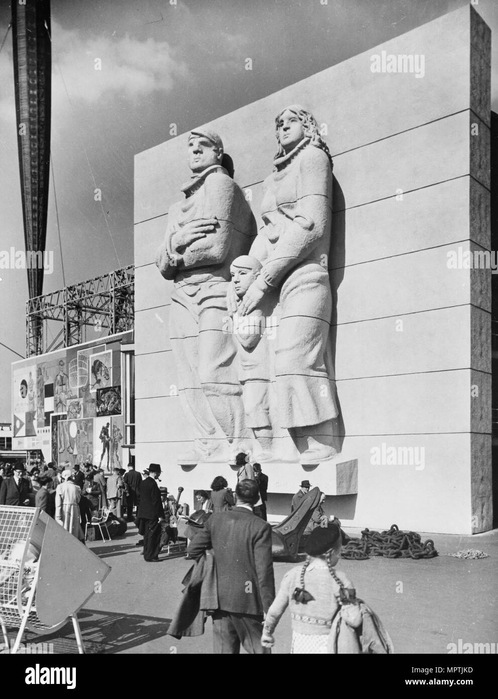 'L'Île', sculpture par Siegfried Charoux, Festival de Grande-Bretagne, Lambeth, London, 1951. Artiste : Inconnu. Banque D'Images