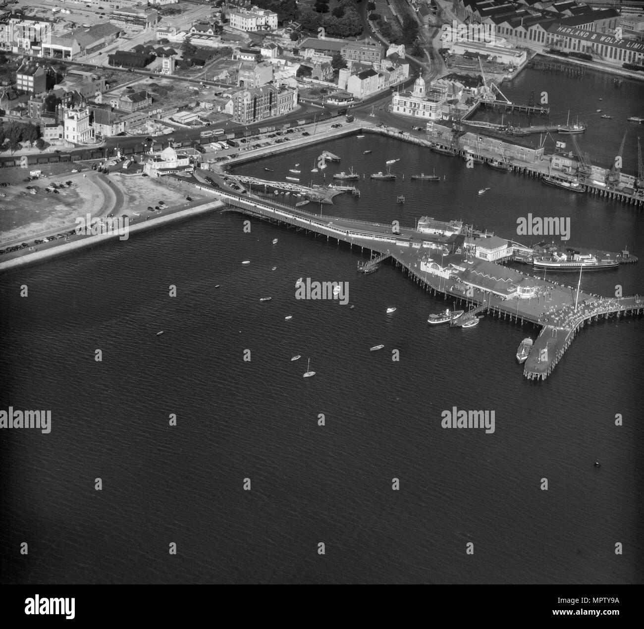 Royal Pier, Southampton, Hampshire, 1957. Artiste : Aeropictorial Ltd. Banque D'Images