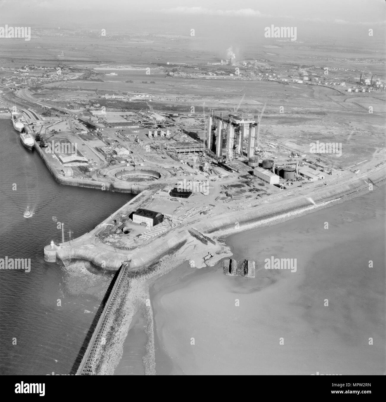 Centrale nucléaire d'Heysham en construction, Lancashire, 1964. Artiste : Aerofilms. Banque D'Images