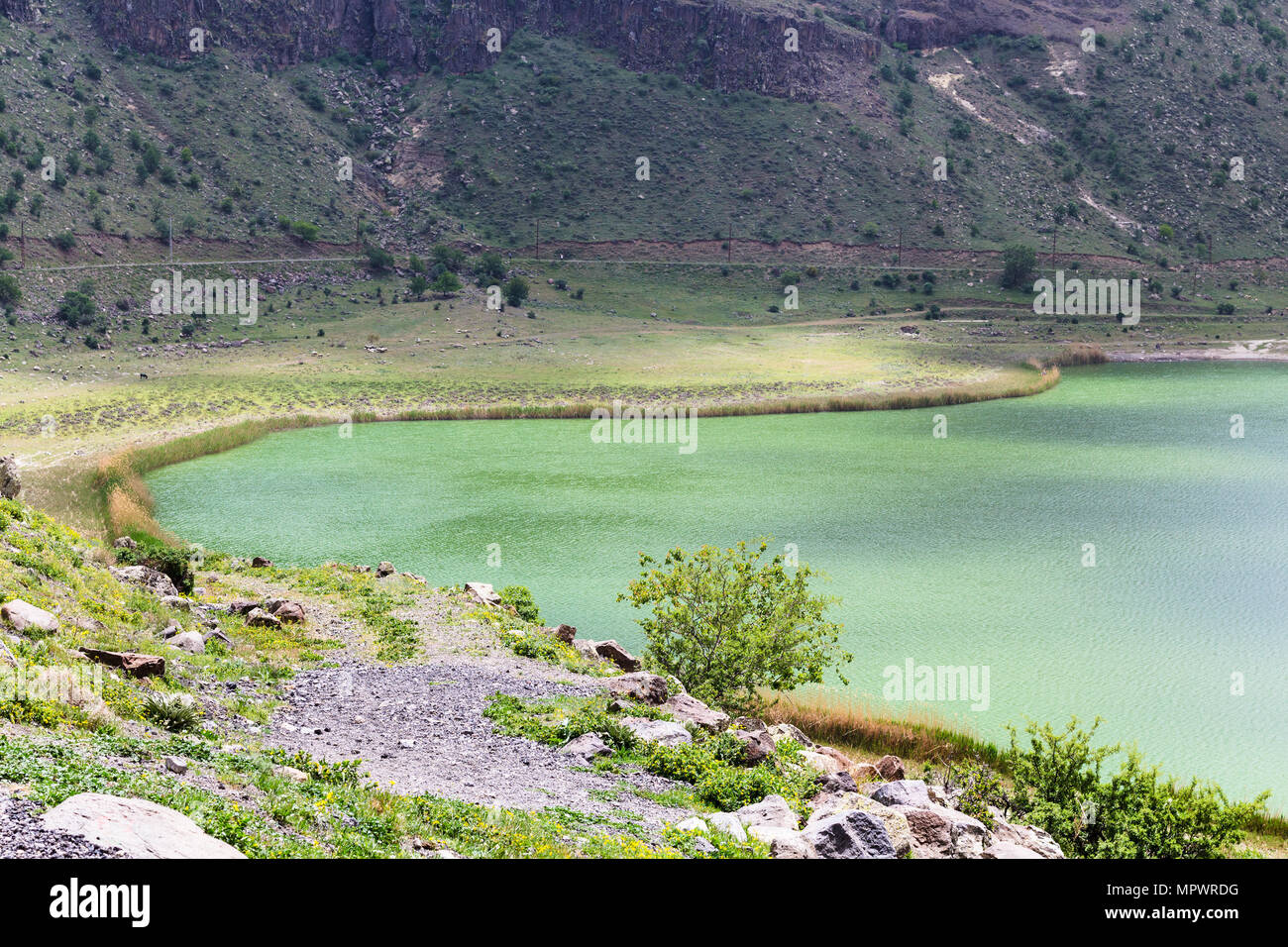 Voyage Turquie - Narlıgol Crater Lake (Lac Nar) dans la province d'Aksaray en champ géothermique de la Cappadoce au printemps Banque D'Images