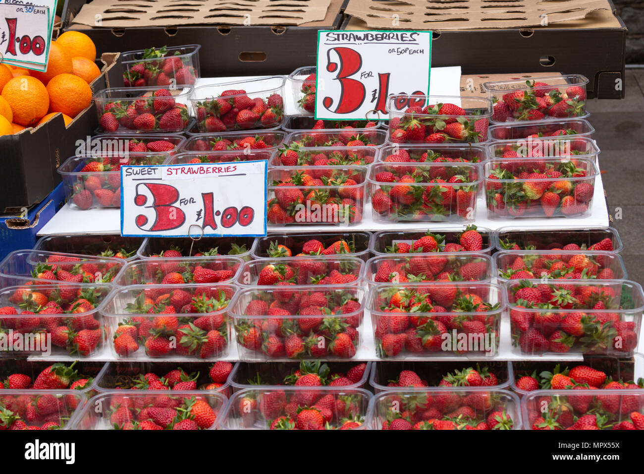 Barquettes de fraises, fruits, Marché, Banque D'Images